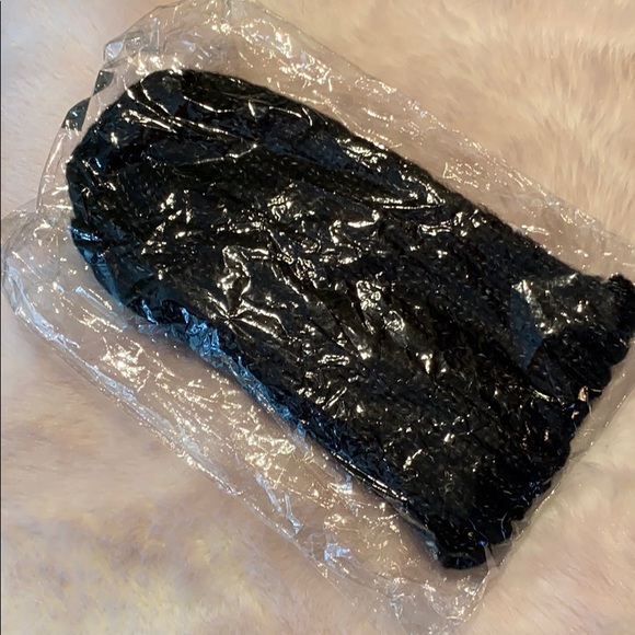 Black Knit Headband - Picture 8 of 9